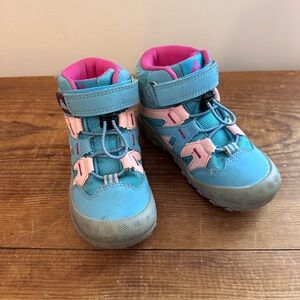 Mishansha Kids hiking shoes in Blue and Pink